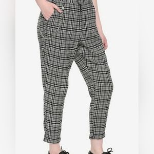 Plaid grey pants